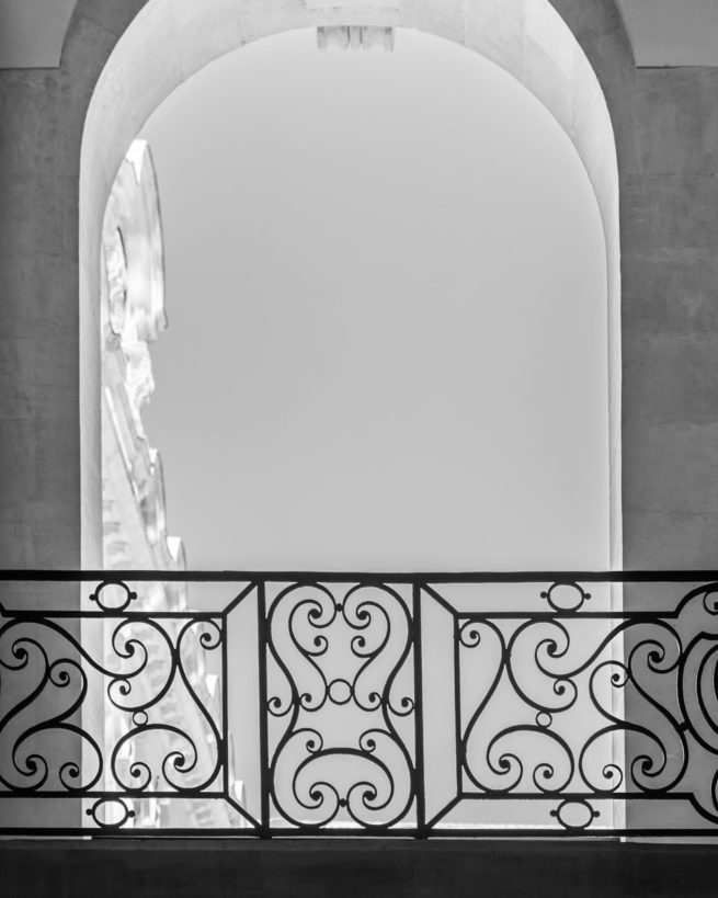Détail de l'escalier suspendu de l'hôtel intercontinental de Marseille, monument historique.