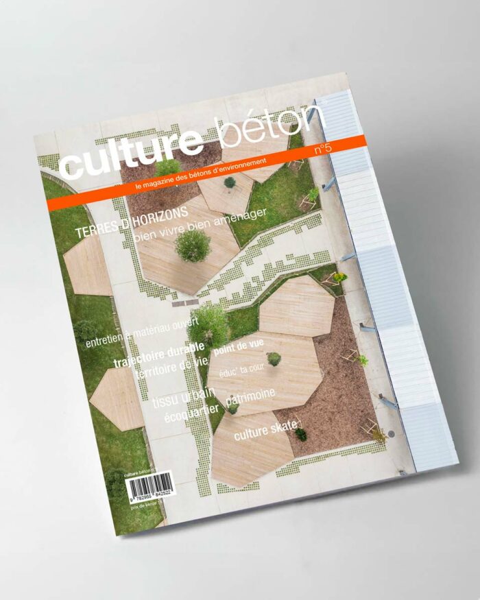 couverture du magazine culture béton numéro 5 avec une photographie d'une cour de collège vu du ciel
