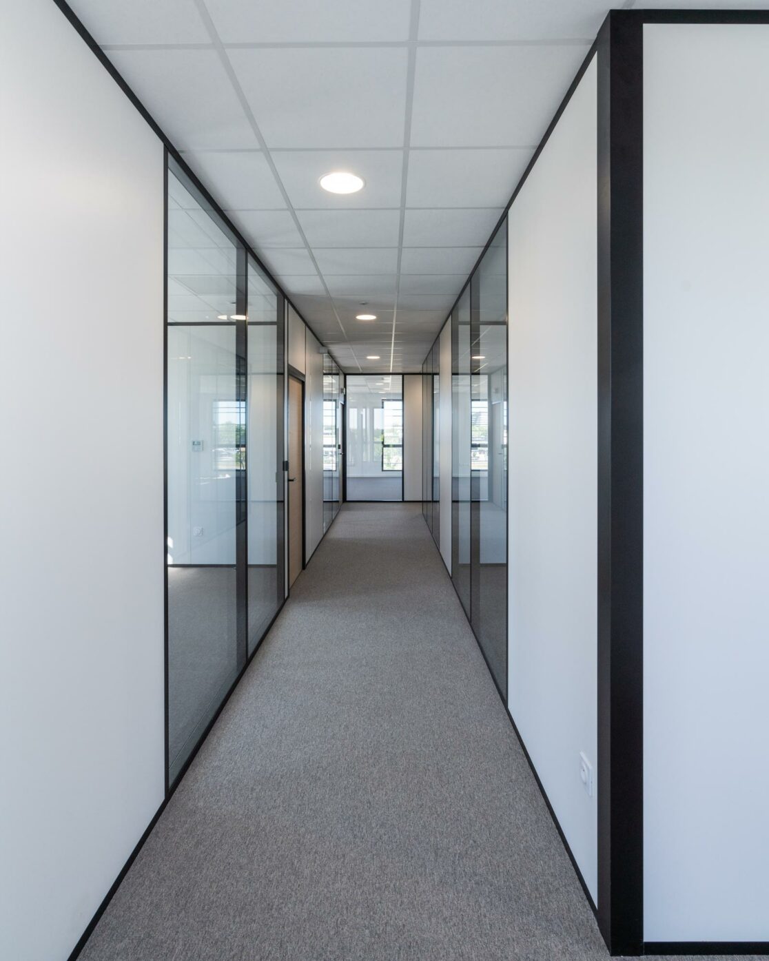 couloir de bureaux de l'entreprise ARKOLIA